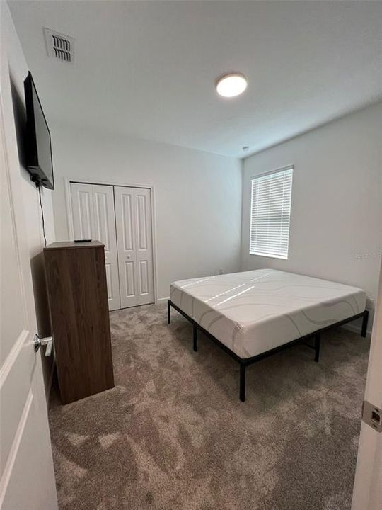 For Rent: $1,300 (1 beds, 1 baths, 396 Square Feet)