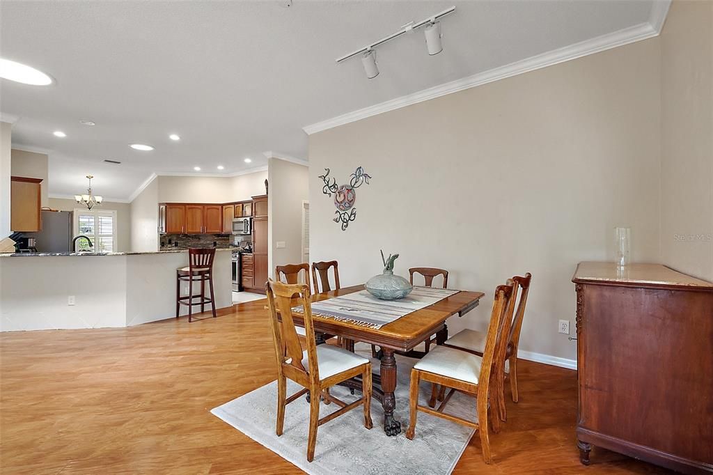 待售: $689,000 (3 贝兹, 2 浴室, 2205 平方英尺)