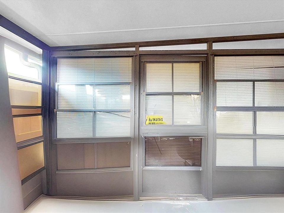 待售: $185,000 (2 贝兹, 2 浴室, 991 平方英尺)