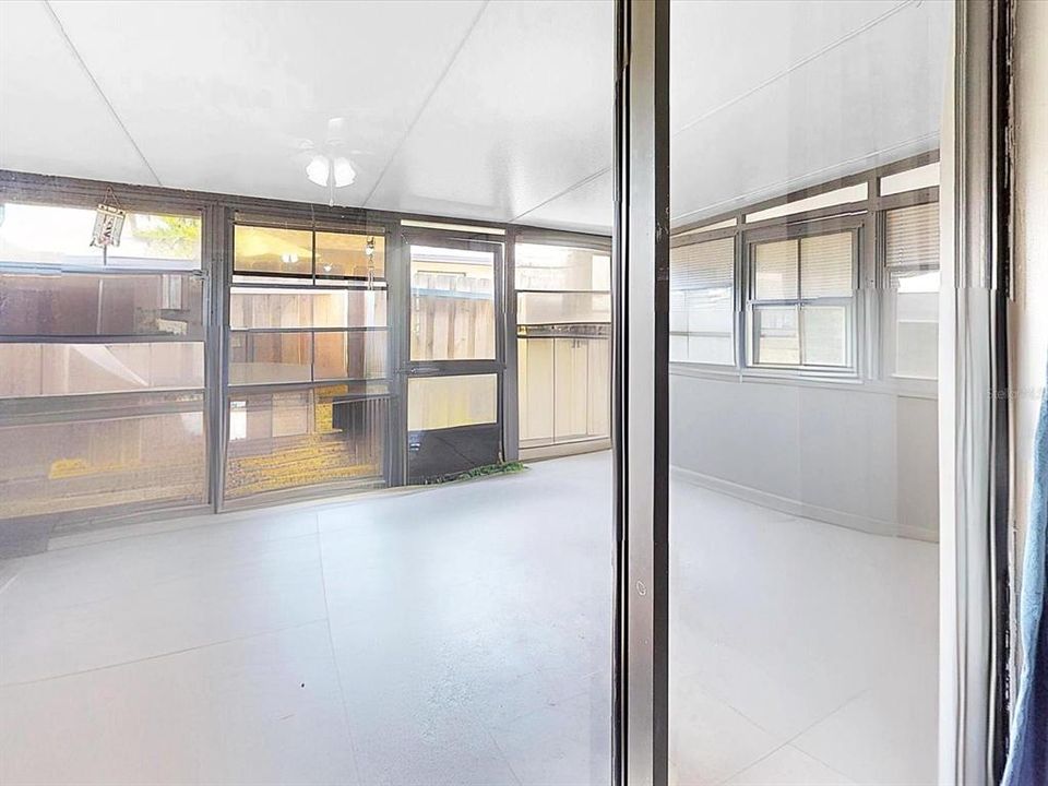 待售: $185,000 (2 贝兹, 2 浴室, 991 平方英尺)