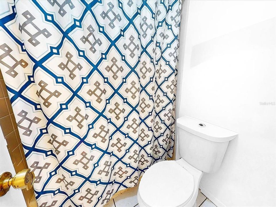 待售: $185,000 (2 贝兹, 2 浴室, 991 平方英尺)