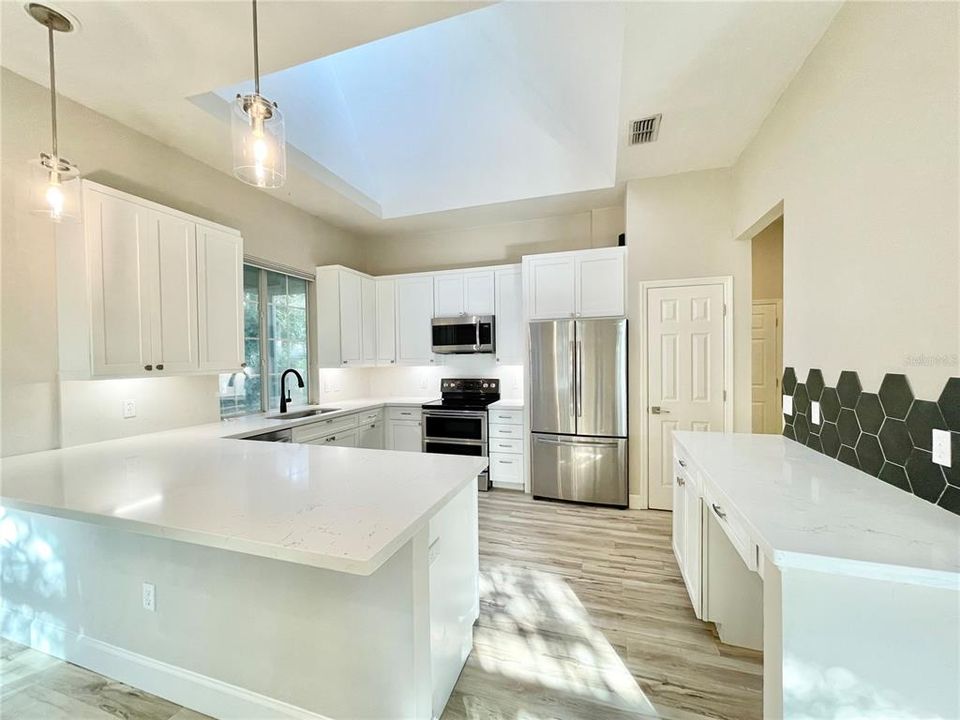 На продажу: $540,000 (4 спален, 2 ванн, 2069 Квадратных фут)