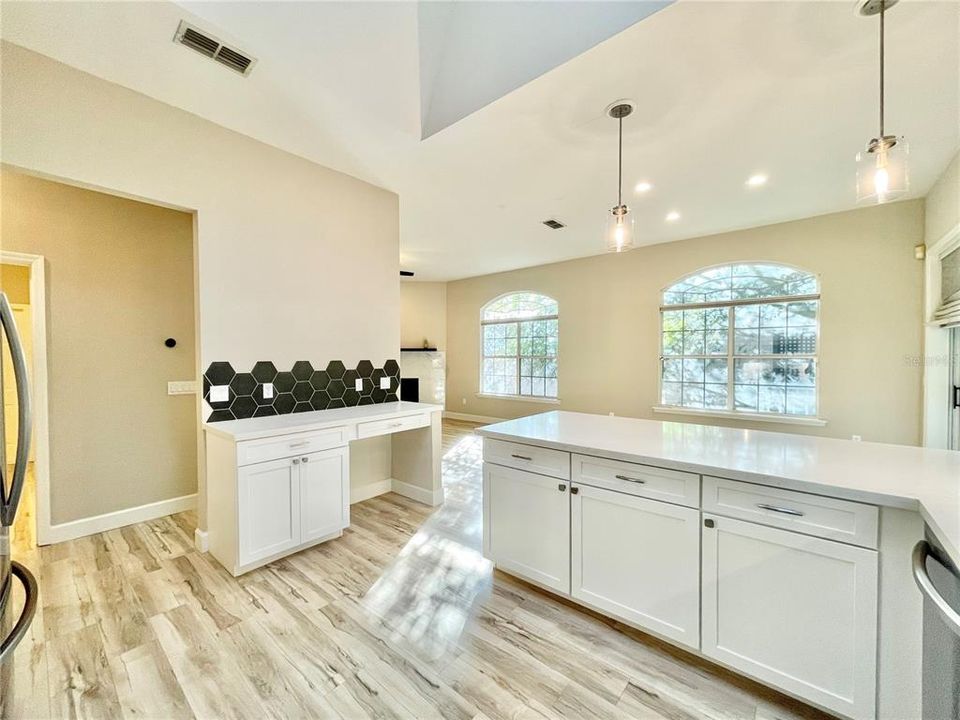 На продажу: $540,000 (4 спален, 2 ванн, 2069 Квадратных фут)