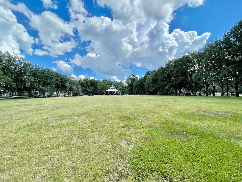 На продажу: $540,000 (4 спален, 2 ванн, 2069 Квадратных фут)