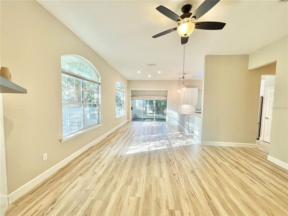 На продажу: $540,000 (4 спален, 2 ванн, 2069 Квадратных фут)