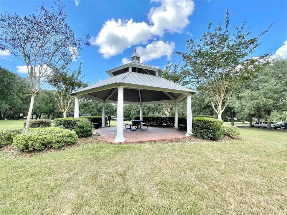 На продажу: $540,000 (4 спален, 2 ванн, 2069 Квадратных фут)