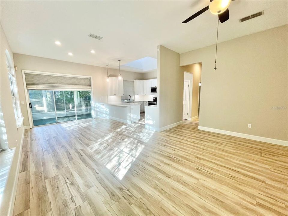 На продажу: $540,000 (4 спален, 2 ванн, 2069 Квадратных фут)