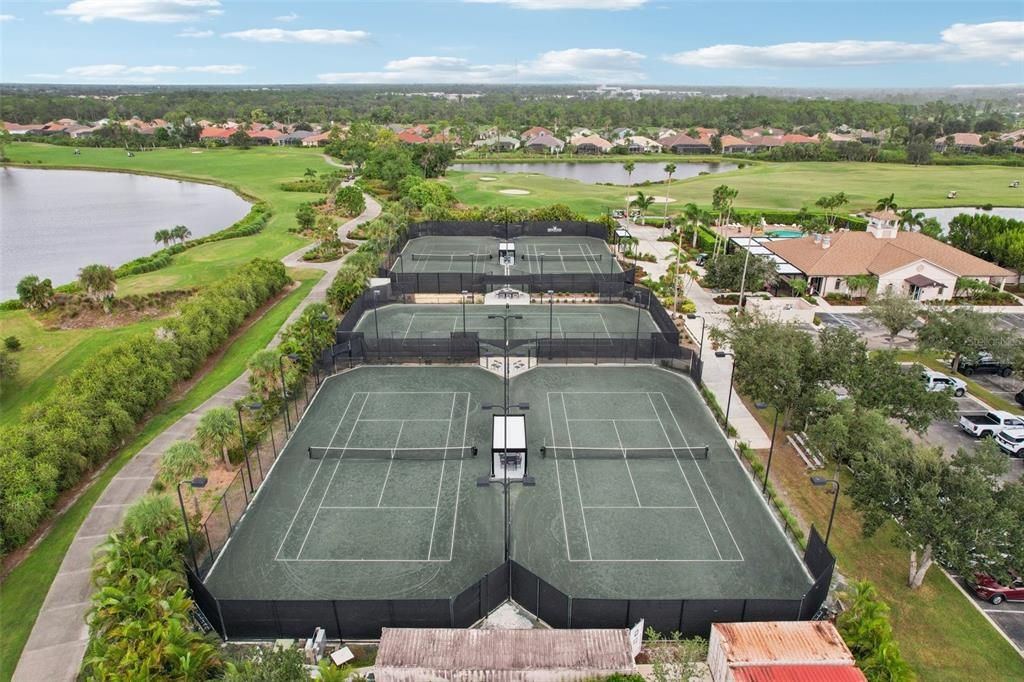 For Sale: $698,000 (3 beds, 3 baths, 2907 Square Feet)