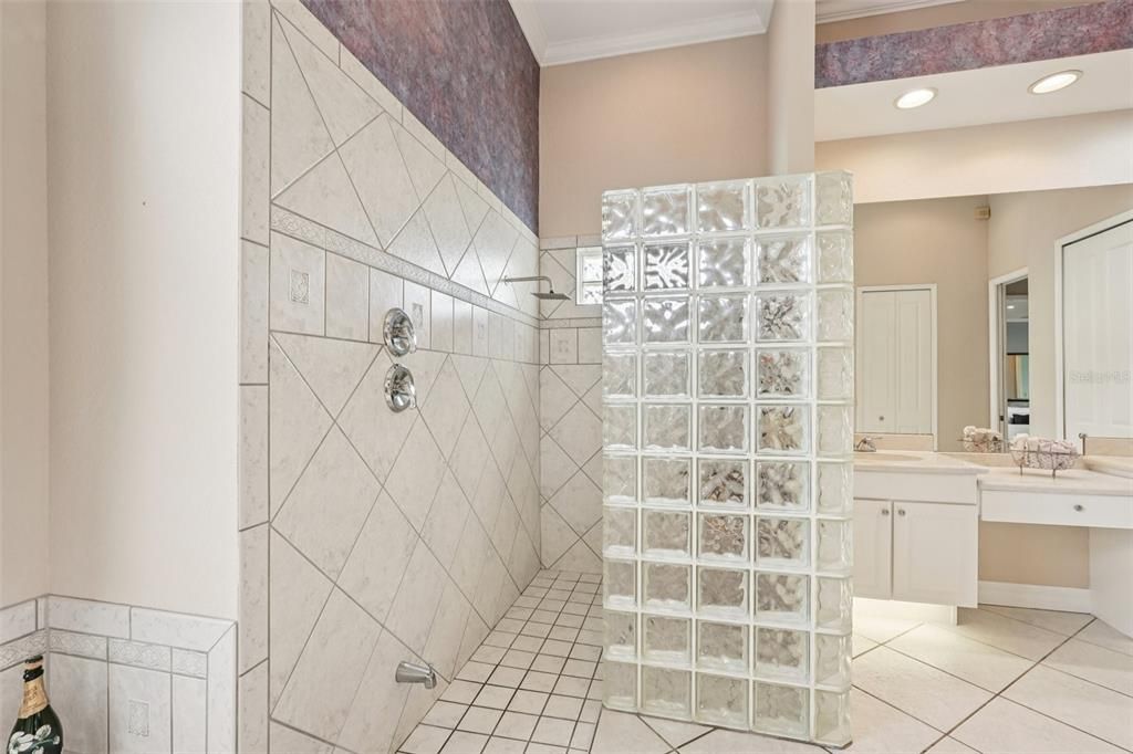 For Sale: $698,000 (3 beds, 3 baths, 2907 Square Feet)