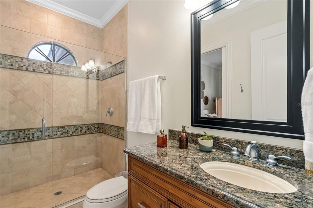 出租: $15,000 (5 贝兹, 5 浴室, 5339 平方英尺)