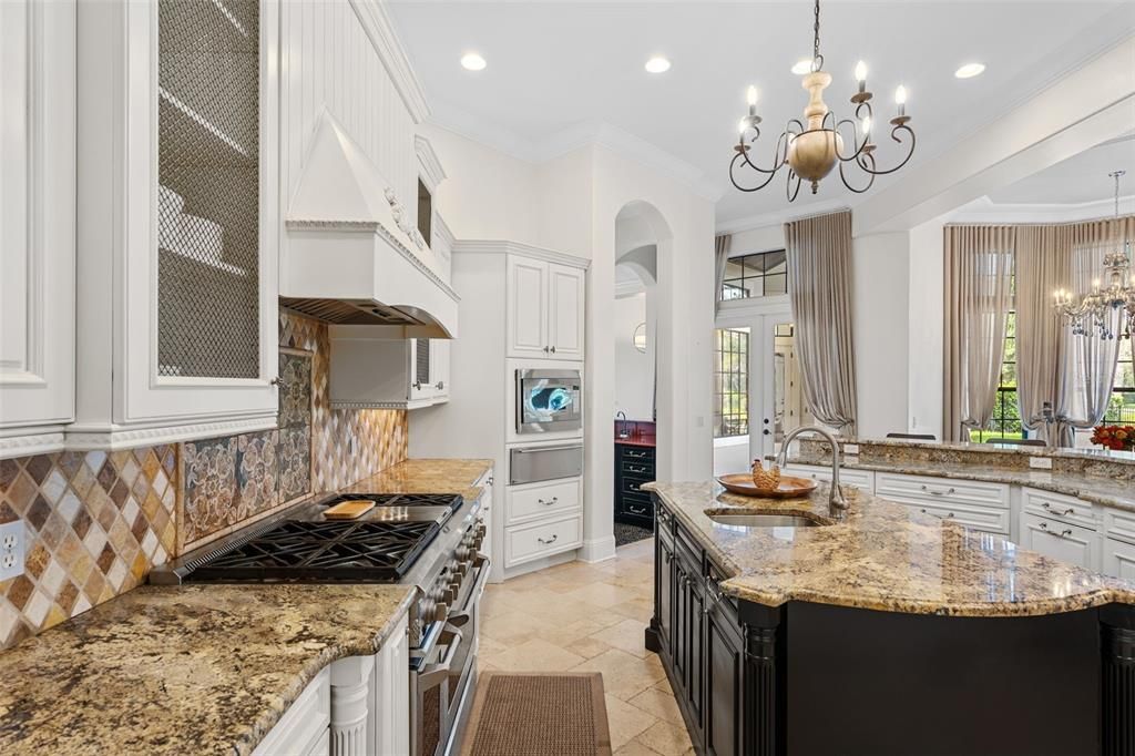 出租: $15,000 (5 贝兹, 5 浴室, 5339 平方英尺)