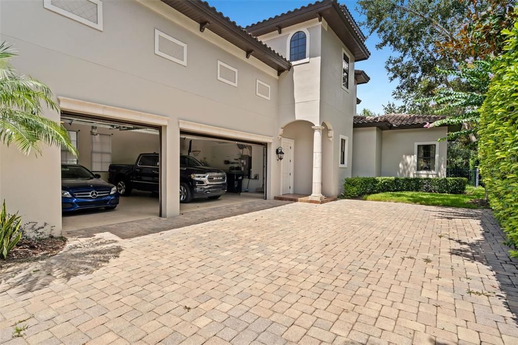 出租: $15,000 (5 贝兹, 5 浴室, 5339 平方英尺)