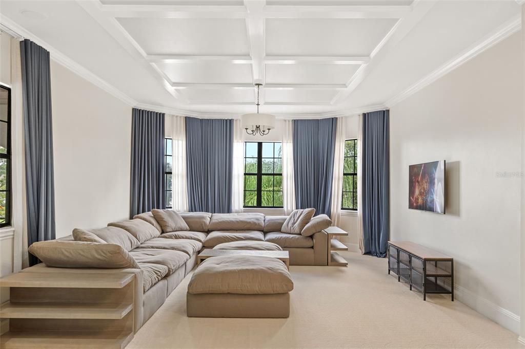 出租: $15,000 (5 贝兹, 5 浴室, 5339 平方英尺)