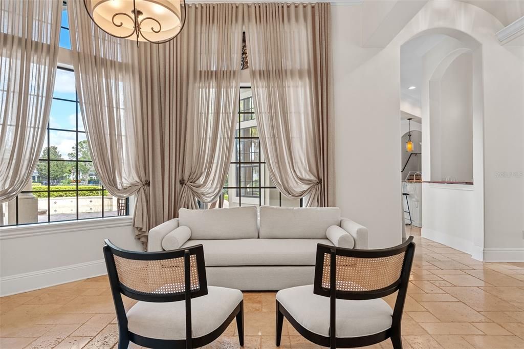 出租: $15,000 (5 贝兹, 5 浴室, 5339 平方英尺)