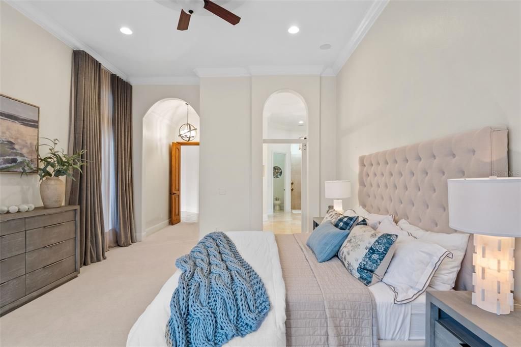 出租: $15,000 (5 贝兹, 5 浴室, 5339 平方英尺)