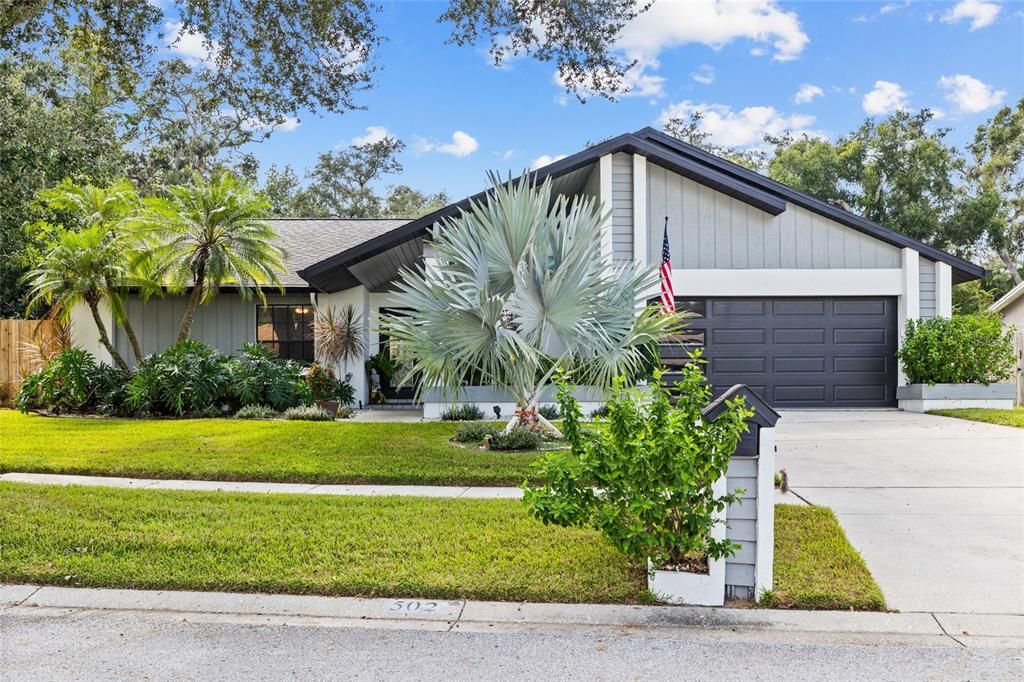 合同活跃: $524,900 (4 贝兹, 2 浴室, 1927 平方英尺)