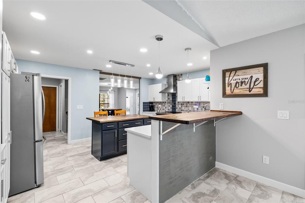 合同活跃: $524,900 (4 贝兹, 2 浴室, 1927 平方英尺)