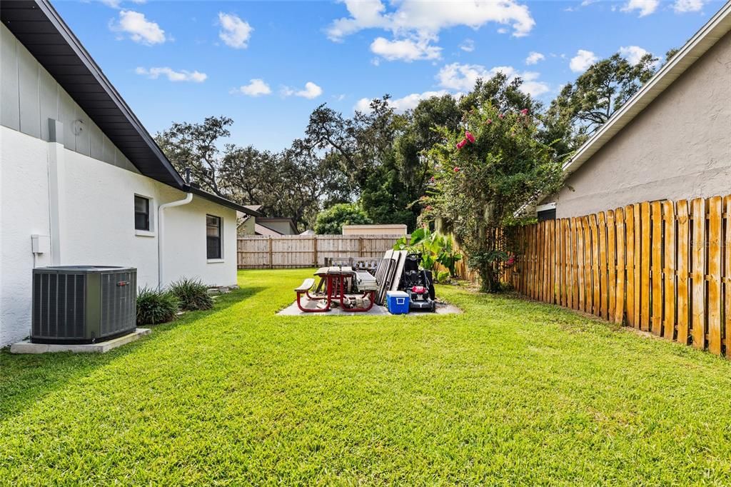 合同活跃: $524,900 (4 贝兹, 2 浴室, 1927 平方英尺)