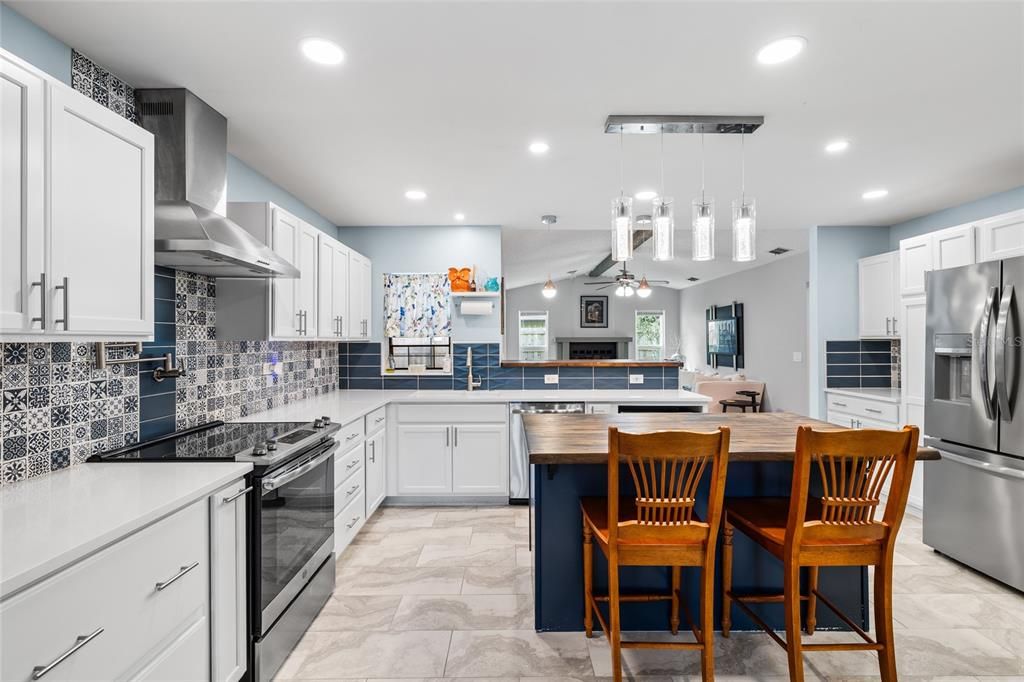 合同活跃: $524,900 (4 贝兹, 2 浴室, 1927 平方英尺)