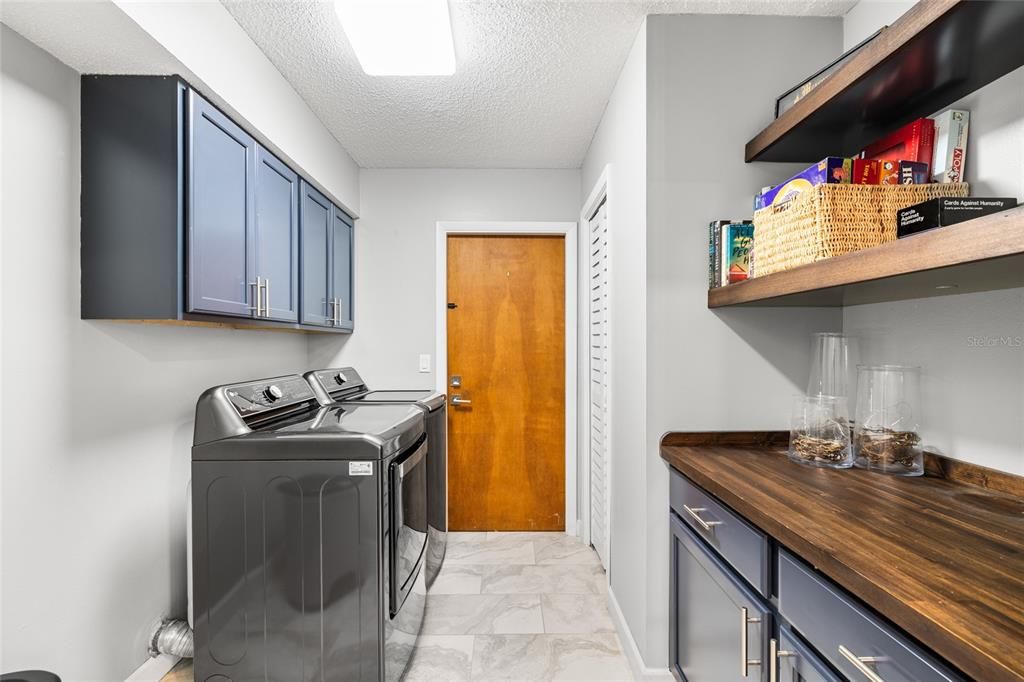 合同活跃: $524,900 (4 贝兹, 2 浴室, 1927 平方英尺)