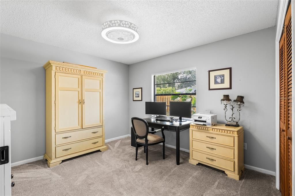 合同活跃: $524,900 (4 贝兹, 2 浴室, 1927 平方英尺)