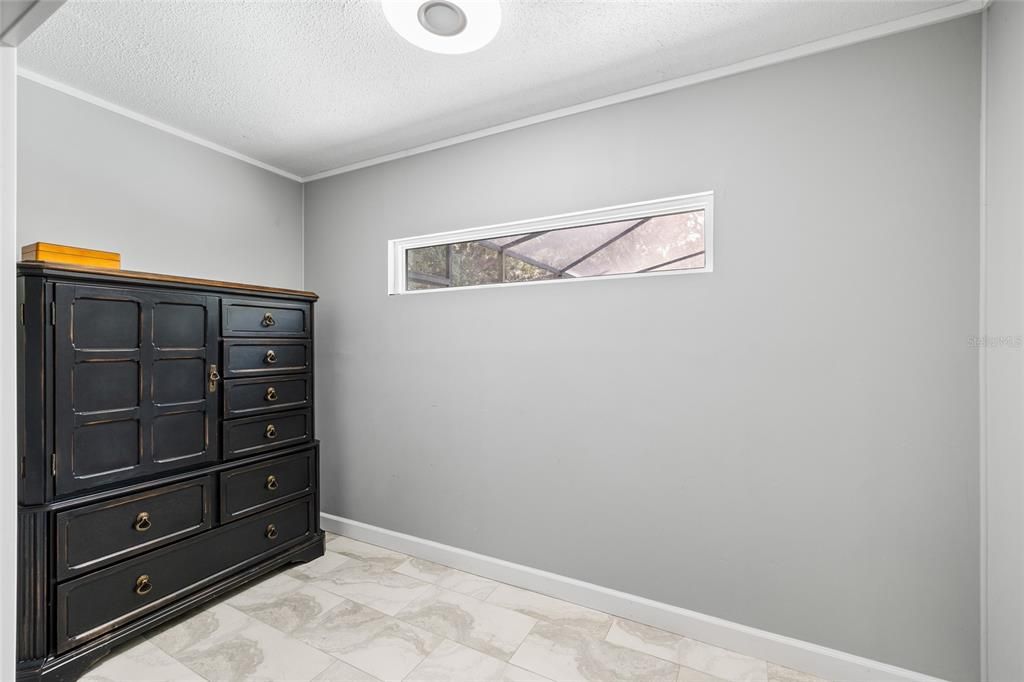 合同活跃: $524,900 (4 贝兹, 2 浴室, 1927 平方英尺)