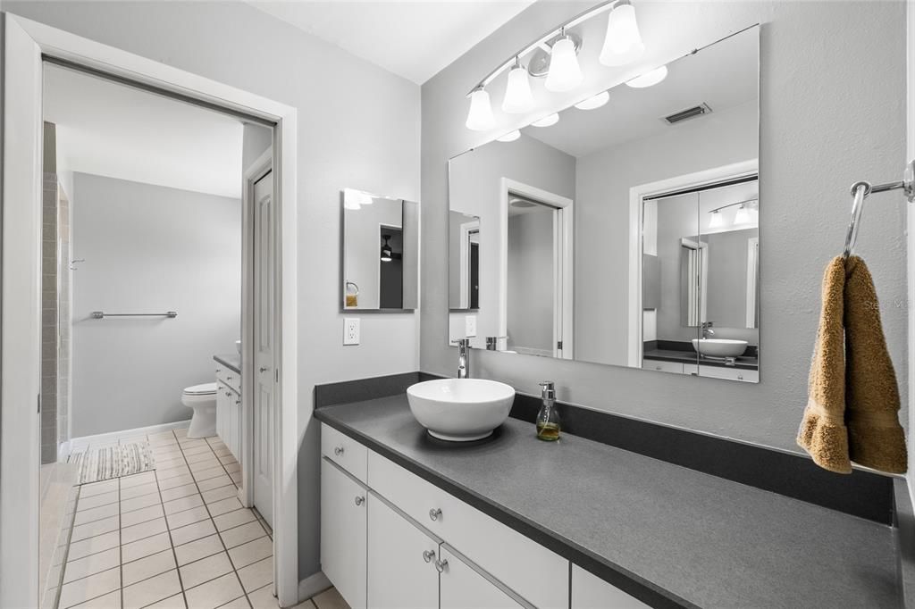 合同活跃: $524,900 (4 贝兹, 2 浴室, 1927 平方英尺)