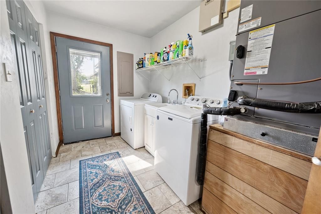 For Sale: $585,000 (3 beds, 2 baths, 2385 Square Feet)