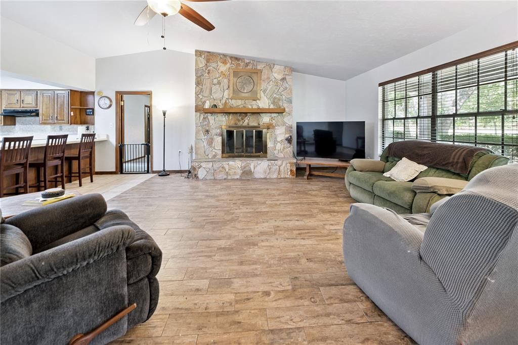 For Sale: $585,000 (3 beds, 2 baths, 2385 Square Feet)