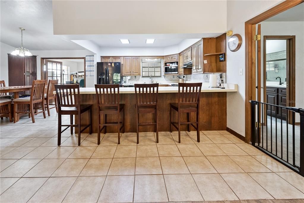 For Sale: $585,000 (3 beds, 2 baths, 2385 Square Feet)