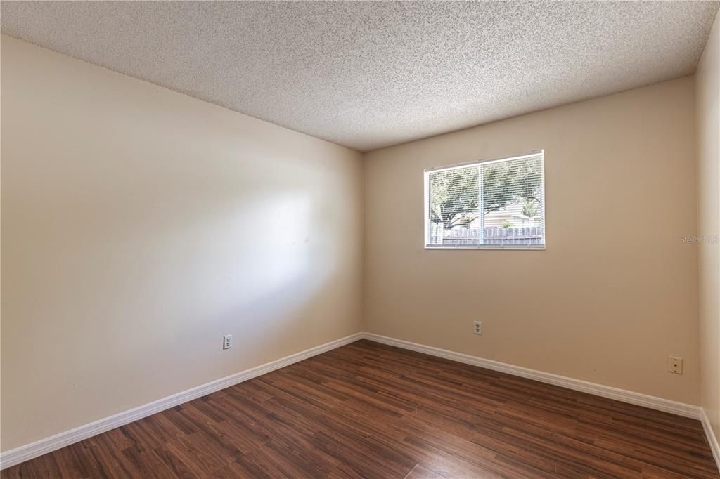 For Sale: $145,000 (3 beds, 2 baths, 1140 Square Feet)