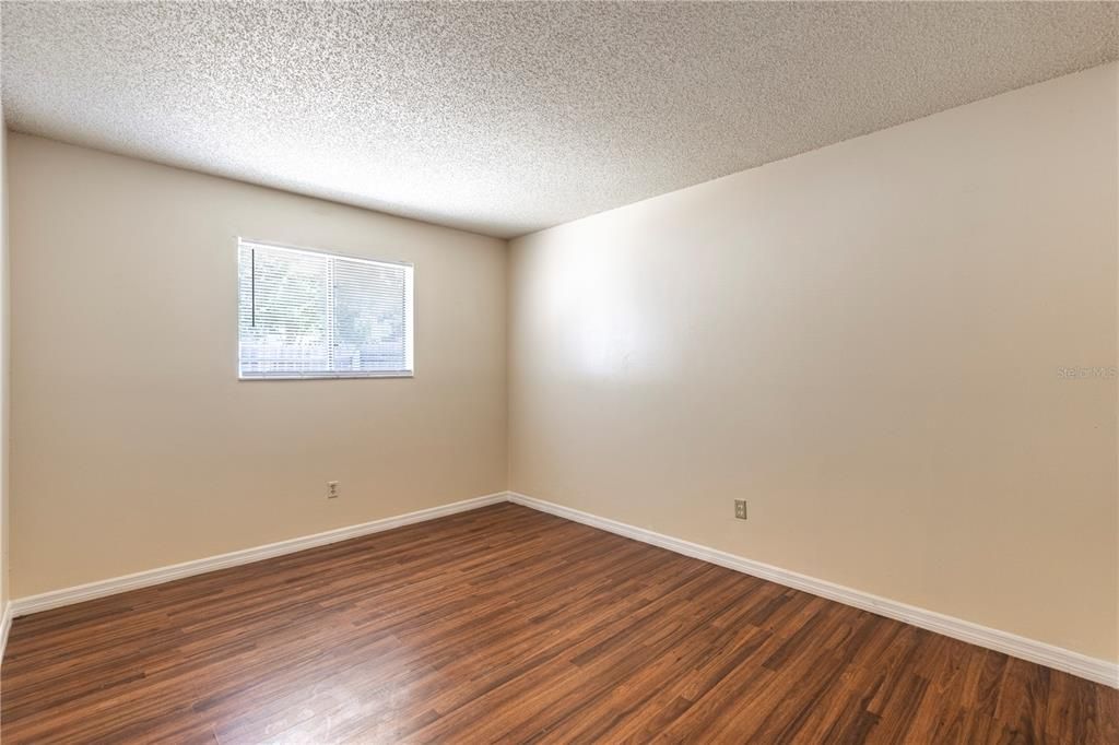For Sale: $145,000 (3 beds, 2 baths, 1140 Square Feet)