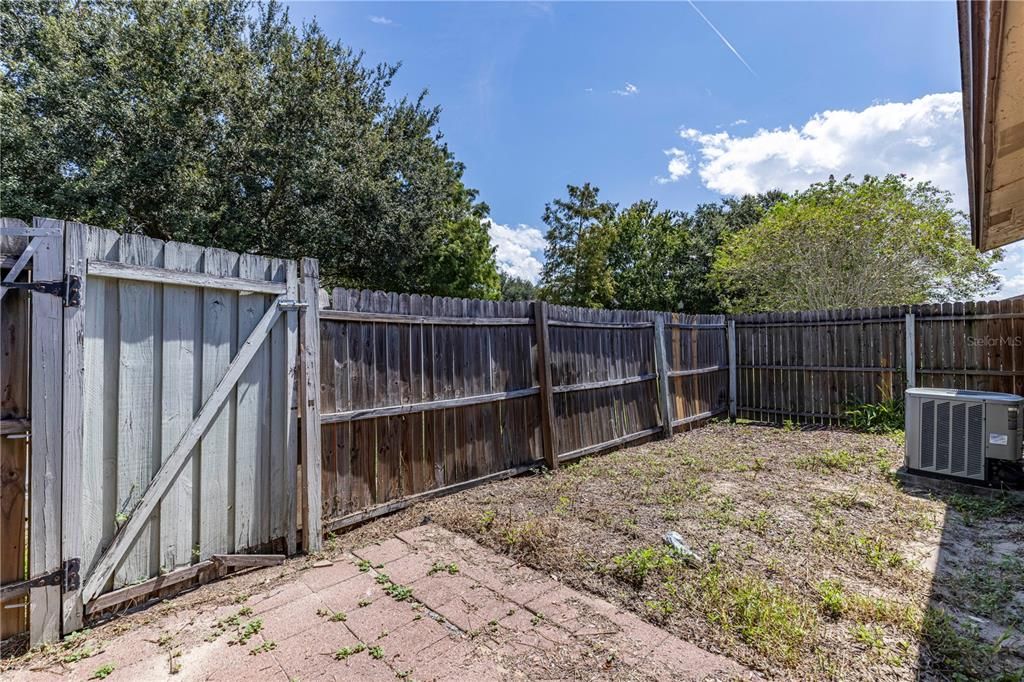 For Sale: $145,000 (3 beds, 2 baths, 1140 Square Feet)