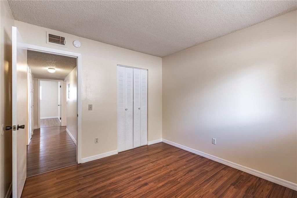 For Sale: $145,000 (3 beds, 2 baths, 1140 Square Feet)