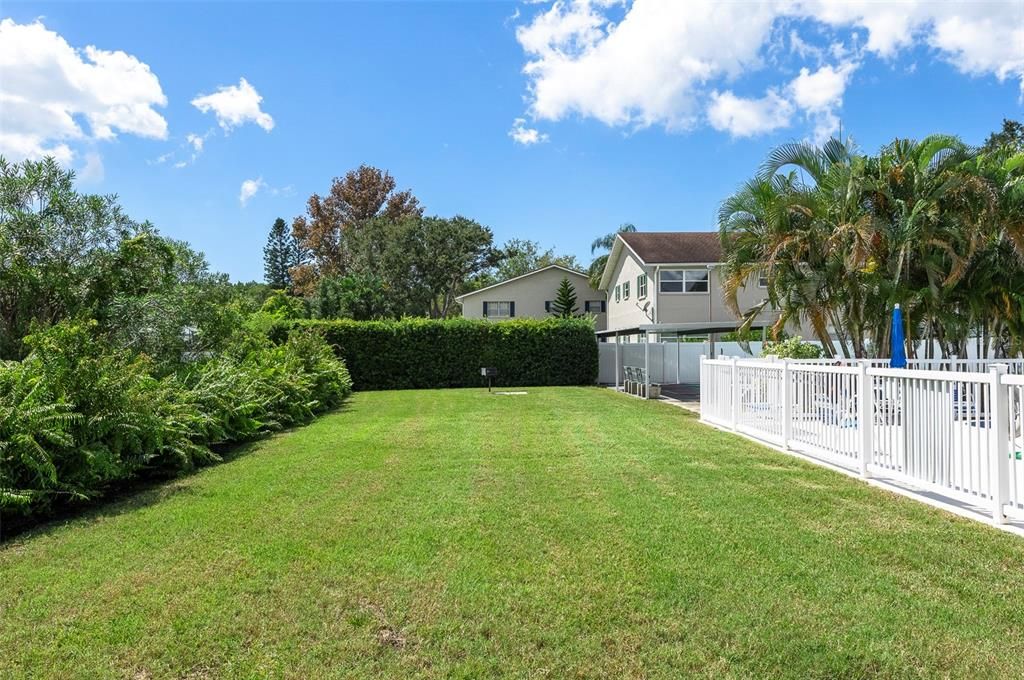 Под контрактом: $85,000 (2 спален, 1 ванн, 1180 Квадратных фут)