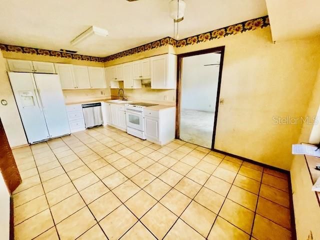 На продажу: $246,500 (3 спален, 2 ванн, 1533 Квадратных фут)