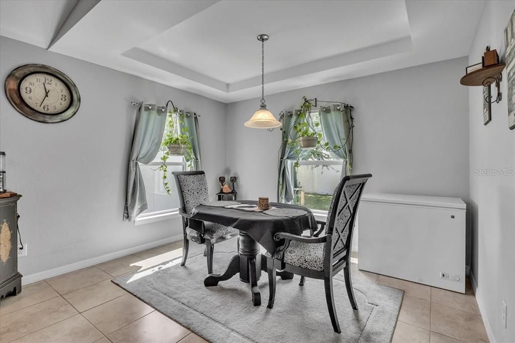 待售: $317,000 (4 贝兹, 2 浴室, 1809 平方英尺)