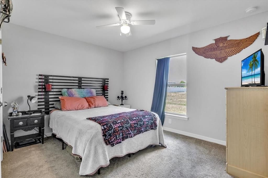 待售: $317,000 (4 贝兹, 2 浴室, 1809 平方英尺)