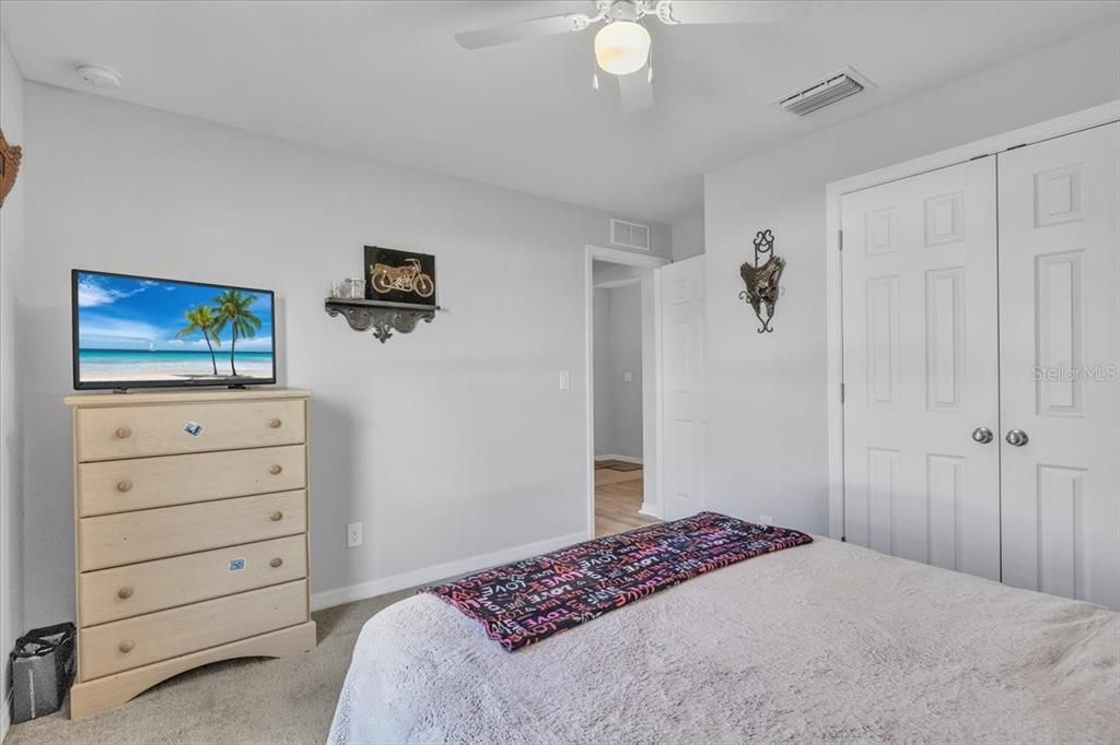 待售: $317,000 (4 贝兹, 2 浴室, 1809 平方英尺)