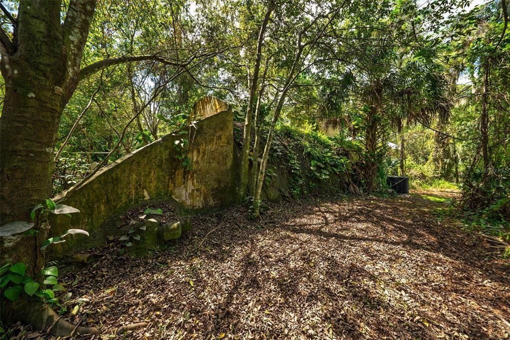 Под контрактом: $183,000 (0.45 acres)