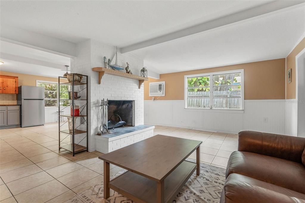 En Venta: $310,000 (2 camas, 1 baños, 1038 Pies cuadrados)