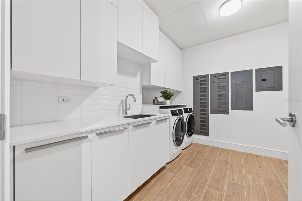 На продажу: $6,650,000 (2 спален, 2 ванн, 2249 Квадратных фут)