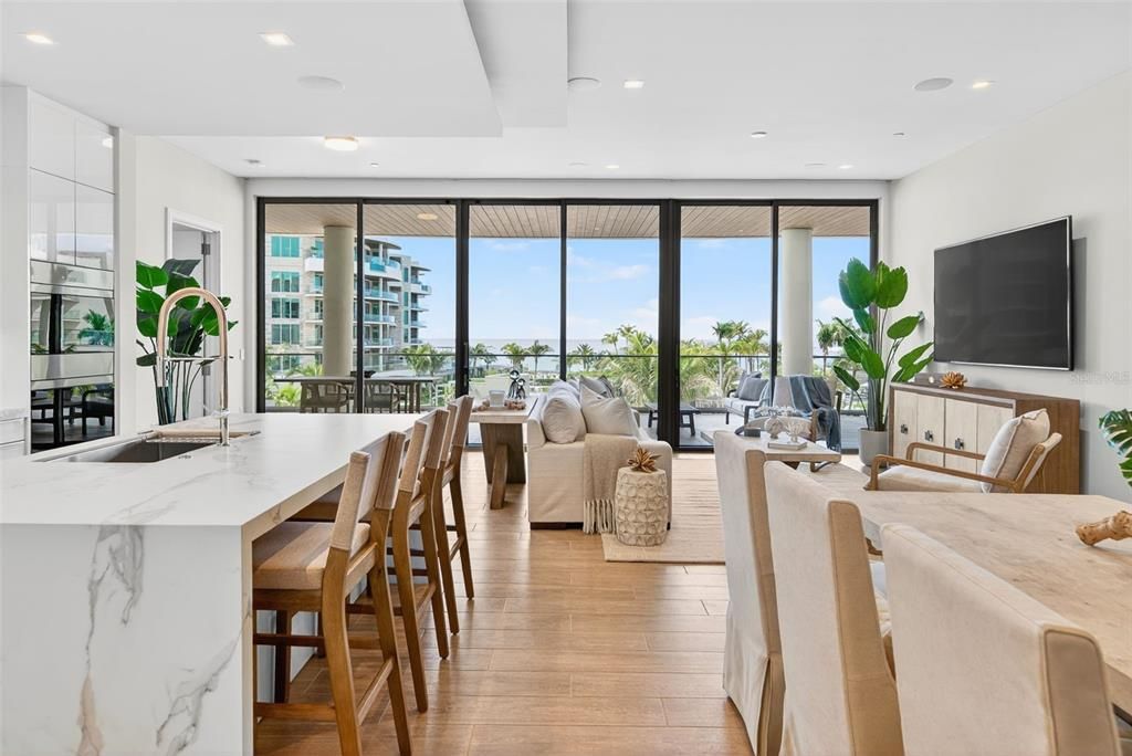 На продажу: $6,650,000 (2 спален, 2 ванн, 2249 Квадратных фут)