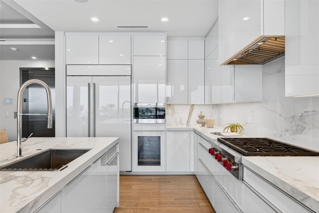 На продажу: $6,650,000 (2 спален, 2 ванн, 2249 Квадратных фут)