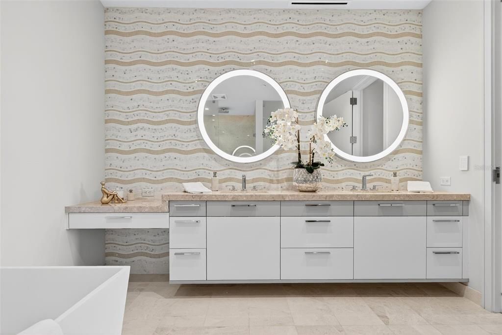 На продажу: $6,650,000 (2 спален, 2 ванн, 2249 Квадратных фут)