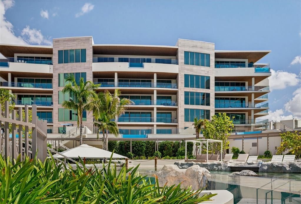 На продажу: $6,650,000 (2 спален, 2 ванн, 2249 Квадратных фут)