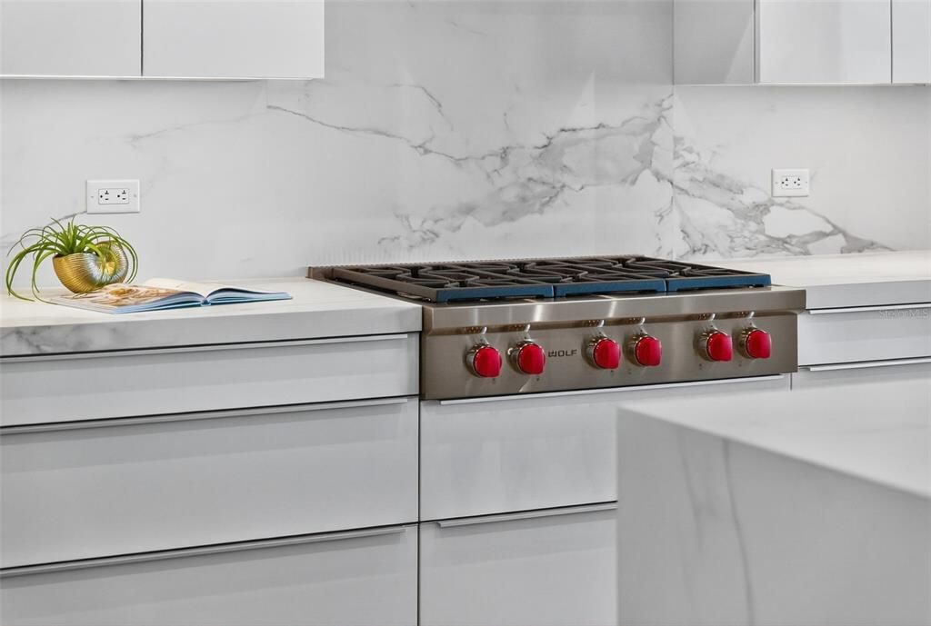 На продажу: $6,650,000 (2 спален, 2 ванн, 2249 Квадратных фут)