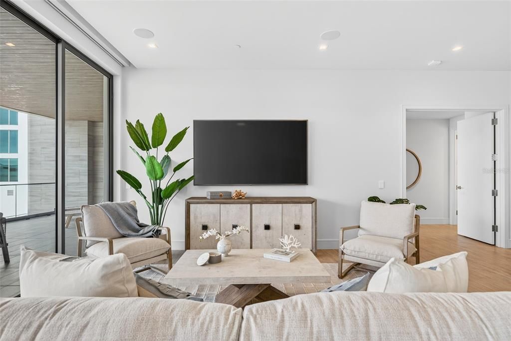 На продажу: $6,650,000 (2 спален, 2 ванн, 2249 Квадратных фут)