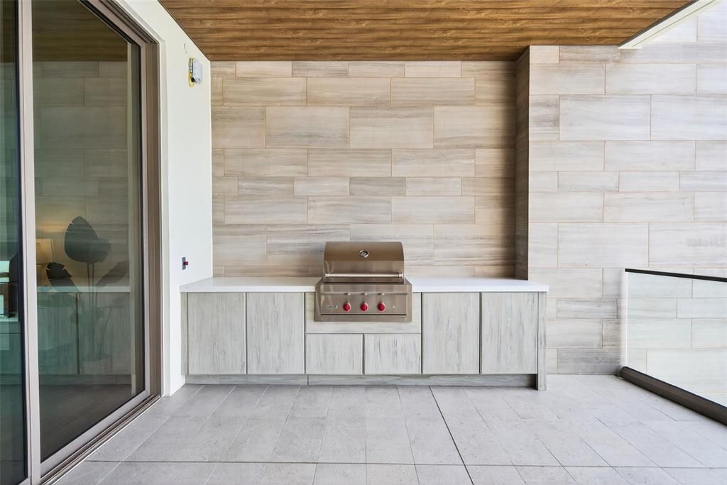 На продажу: $6,650,000 (2 спален, 2 ванн, 2249 Квадратных фут)