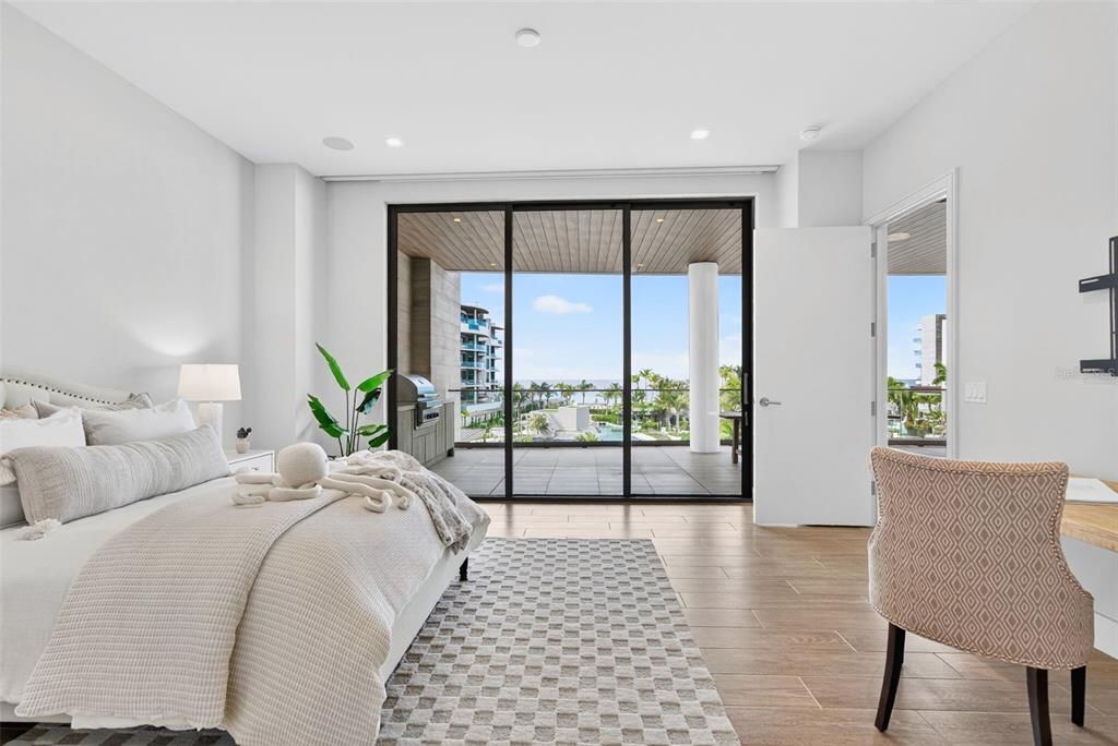 На продажу: $6,650,000 (2 спален, 2 ванн, 2249 Квадратных фут)